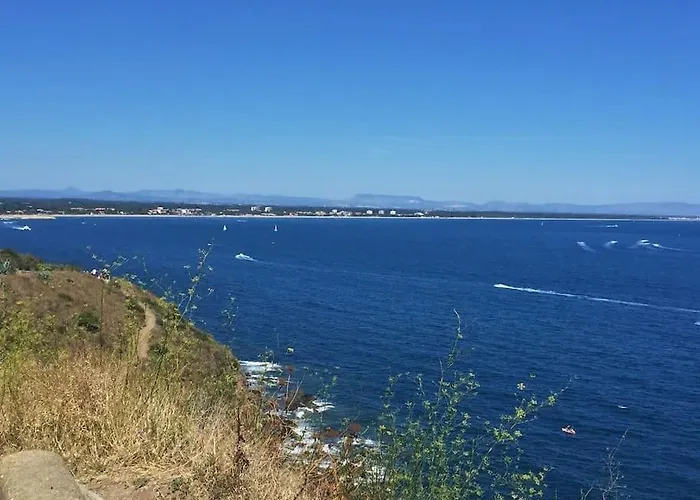 A 50 Metres De La Plage